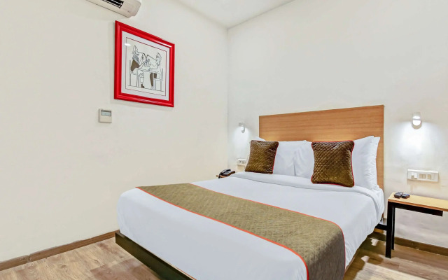 OYO Townhouse 70 Maula Ali Rd Knowledge Park III