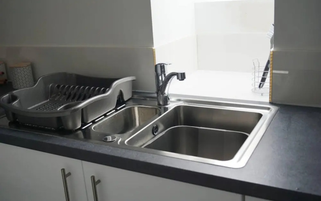 Cosy Kirriemuir Flat - Pet Friendly Retreat