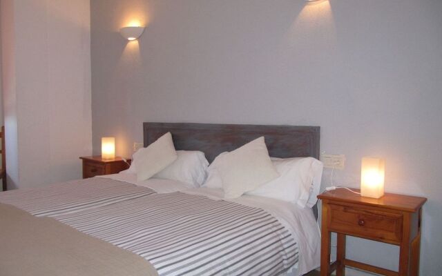 Las Cavenes Del Cabaco