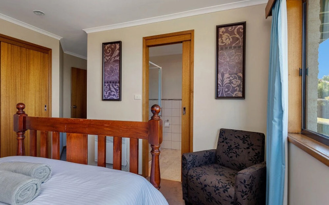 Relax Away - Family Get Away By The Sea