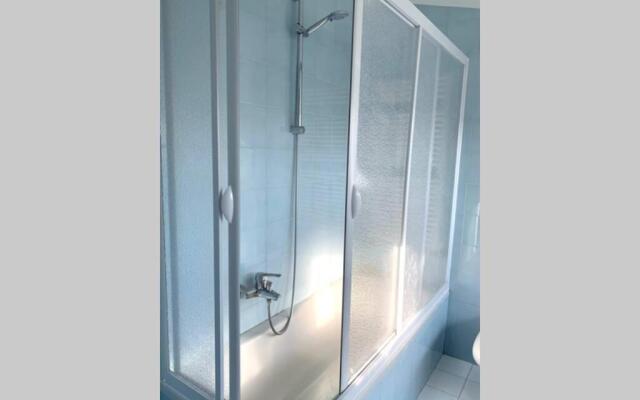 Charming studio next to Fiera with Terrace and parking