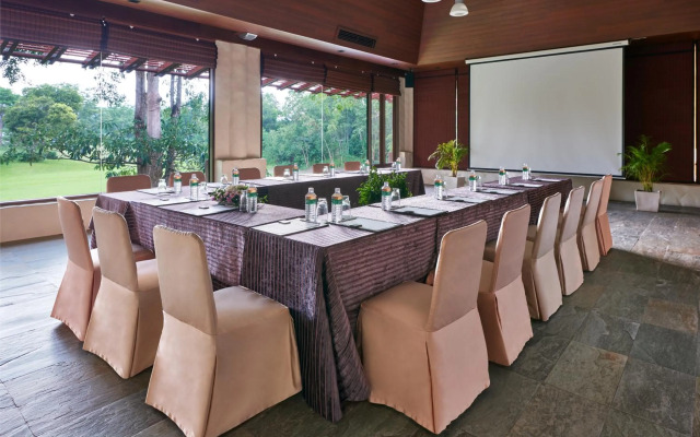 Kirimaya Golf Resort & Spa