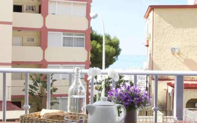 Hip & Cozy 2 room apt