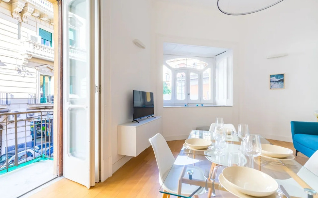 Piazza Amedeo Flat by Wonderful Italy