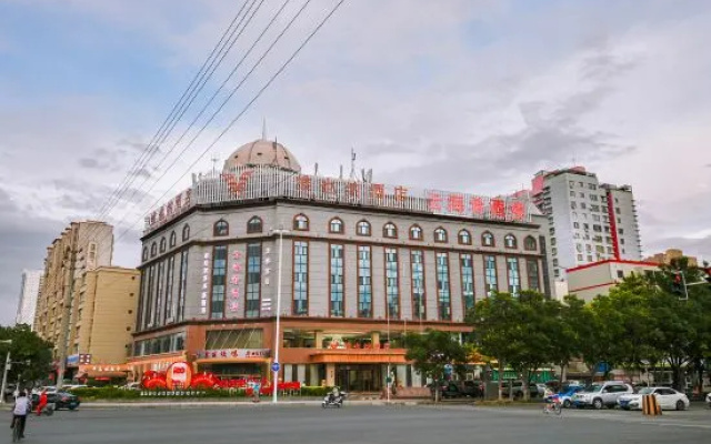 Vienna Hotel (People's Square Store, Jianguo Road, Korla) – Exterior – Korla