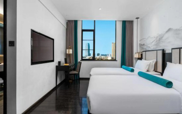 Yunny Hotel (Kunming Railway Station Wanda Square store)