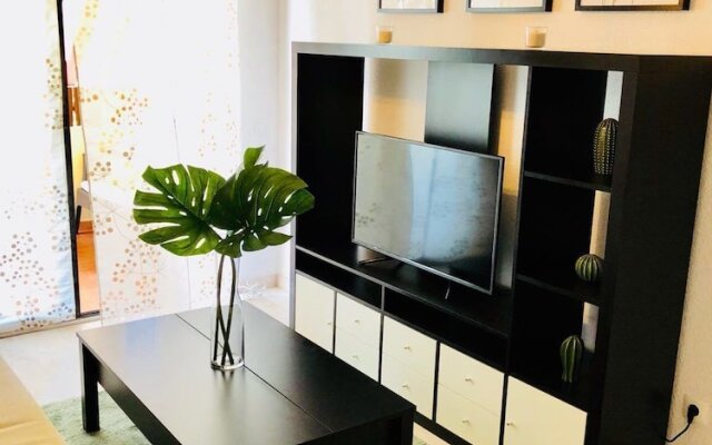 Holidays2Torremolinos La Colina terrace