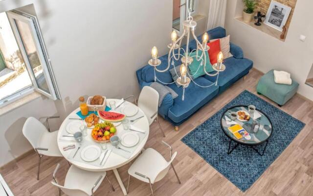 Newly Renovated 1730's Venetian Loft (02) !