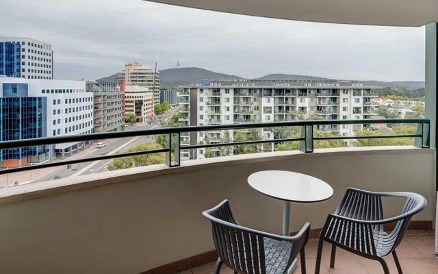 Adina Serviced Apartments Canberra James Court