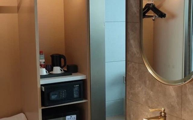 Mercure Yibin Port