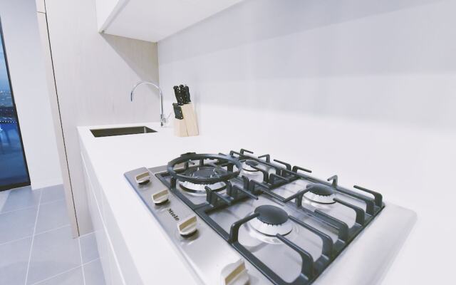 HFN Riverside Docklands Apartment