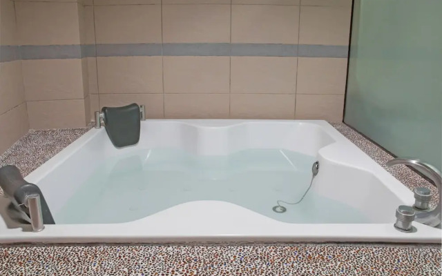 Tong Pu Hotel