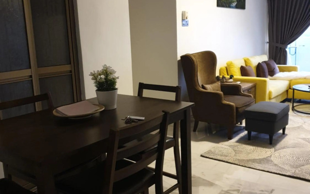 5-Bedroom Family Apartment