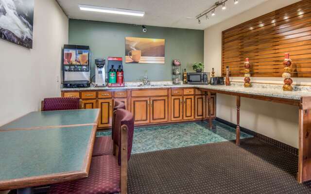 Rodeway Inn & Suites