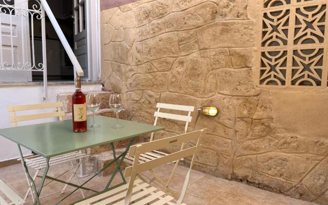 Central Suites Aegina 2