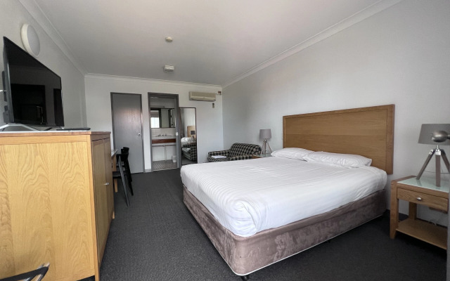 Spa Village Travel Inn