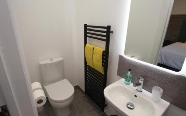 Guest Rooms @ 128