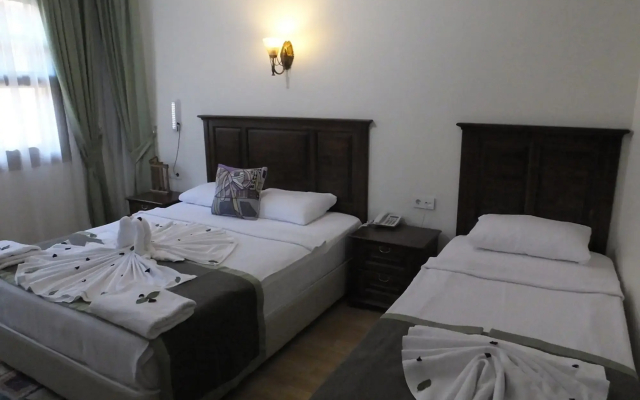 Hadrian Gate Hotel