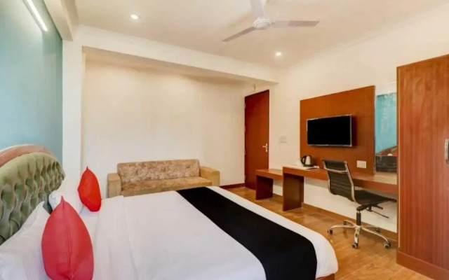 OYO 92328 Admi Suites