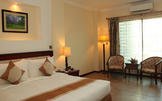 Victoria Palace Hotel