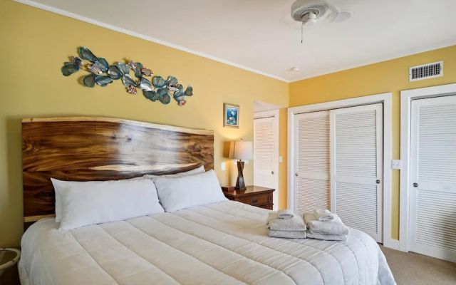 Sandpiper Cove 1157 2 Bedroom Condo by RedAwning