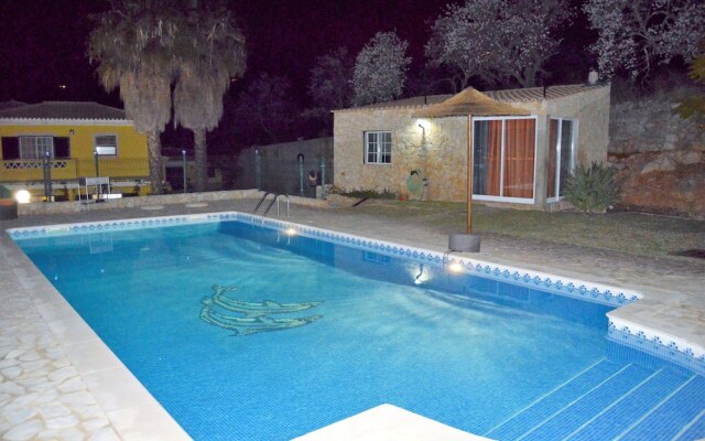 Studio in Estói, With Wonderful sea View, Pool Access, Enclosed Garden