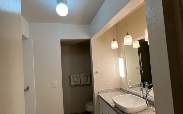 Casa De Emdeko Condo w/ Pool A/C & Ocean Views