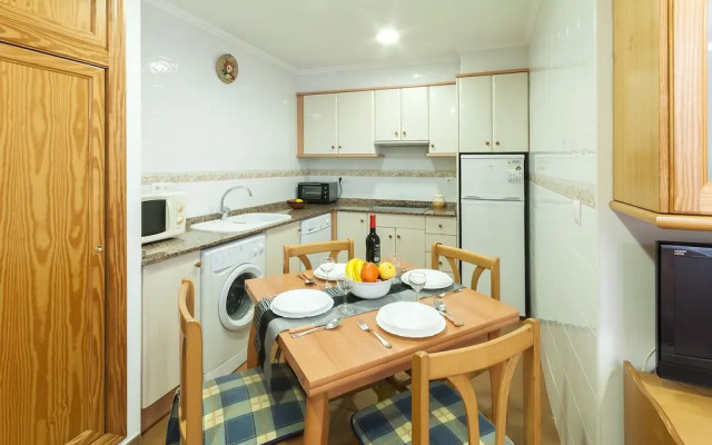 Comtessa in Oliva With 1 Bedrooms and 1 Bathrooms