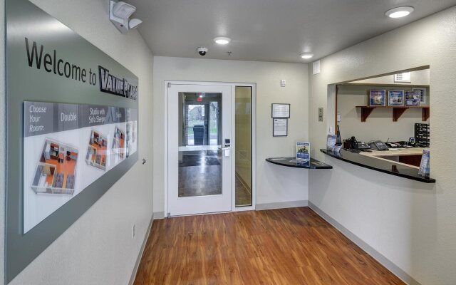 Extended Stay America Select Suites - Wichita - Airport