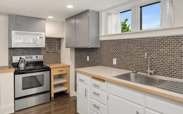 Seattle Vacation Home: Montlake 7 Bedroom