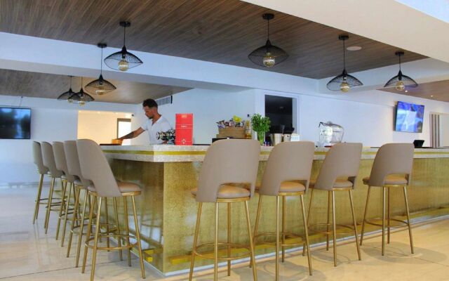 Piere Anne Beach Hotel