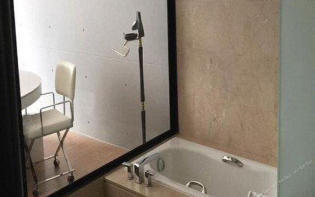 Cineaste Garden Hotel