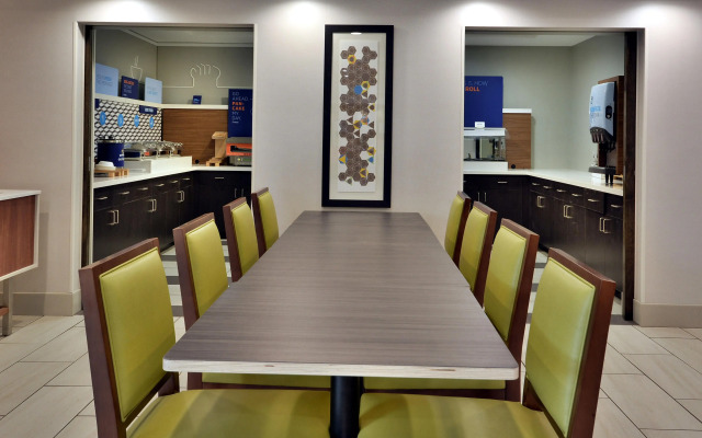 Holiday Inn Express Raleigh Durham Airport by IHG