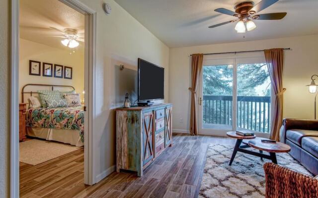 Trendy Country Club Condo