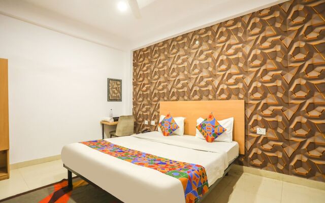 Fabhotel Pranjul Inn