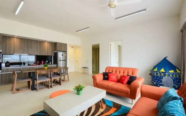 2 Bedrooms Apartment By The Sea