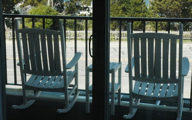 Summer Sands Suites