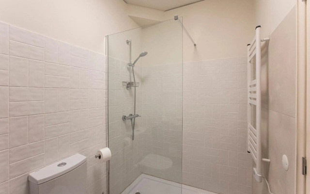 Tasteful 2BR Flat in Art District by LovelyStay