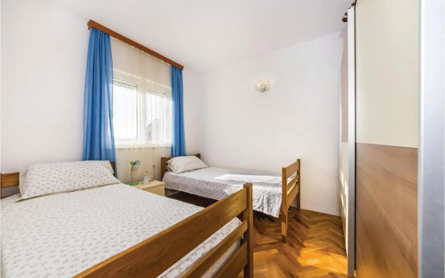 Three-Bedroom Apartment Maslenica with Sea view 08