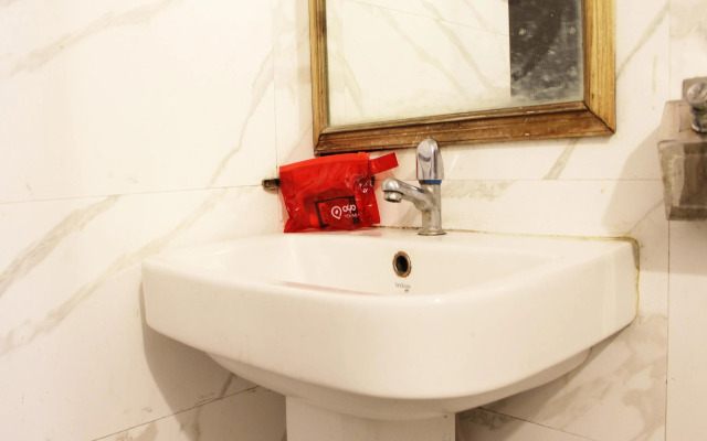 OYO 8991 near Mall Road