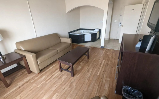 Red Roof Inn PLUS+ Wichita East