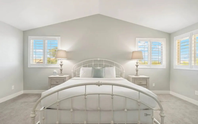 Red Mountain Retreat 5 BDR w/ Heated Pool!