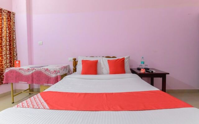 OYO 11529 Diamond Residency