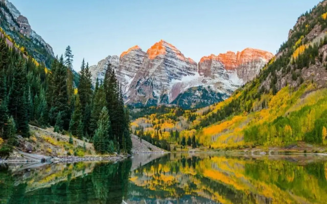 3 BR Penthouse w Hot-tub -mountain Views