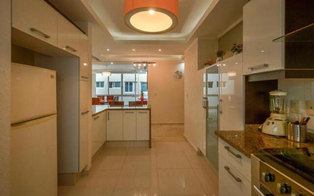 Coyoacan Florida Luxury apartment 4BR-4BA 2Parking