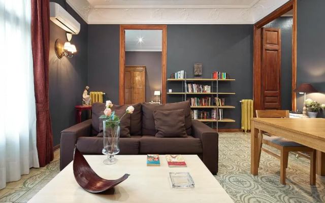 Fewdays Barcelona Apartments