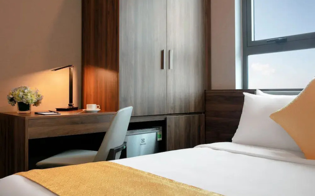 Golden Season Hotel