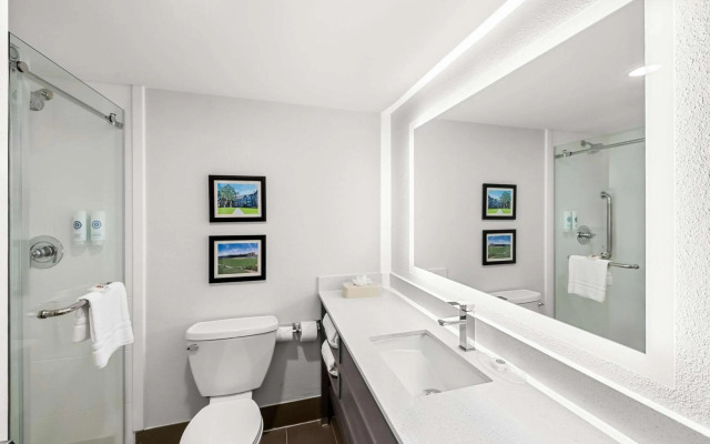 Comfort Inn & Suites Durham near Duke University