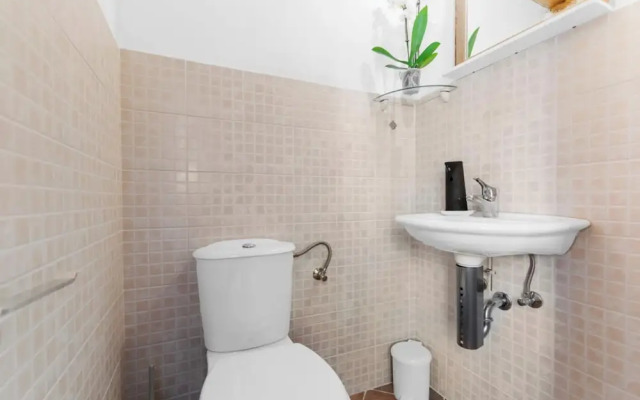 Holiday House with Pool Villa Ladybug