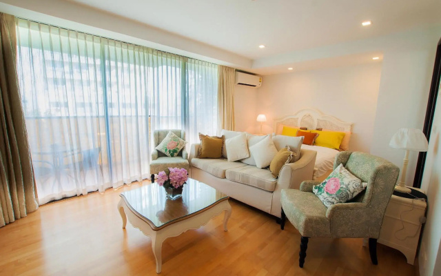 Rocco Hua Hin Beach Seaview
